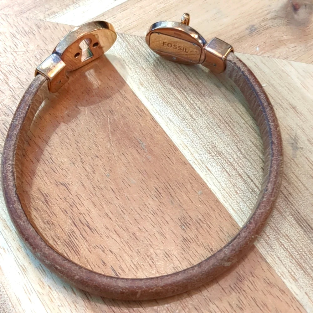 Fossil Bracelet with leather strap and CZ  Lock